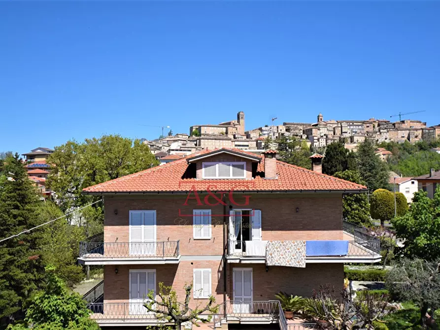 Immagine 50 di Villa in vendita  in Via Della Pace a Falerone