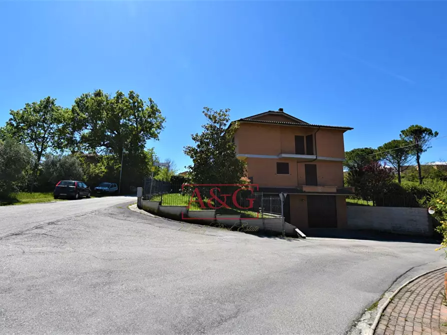 Immagine 39 di Villa in vendita  in Via Della Pace a Falerone