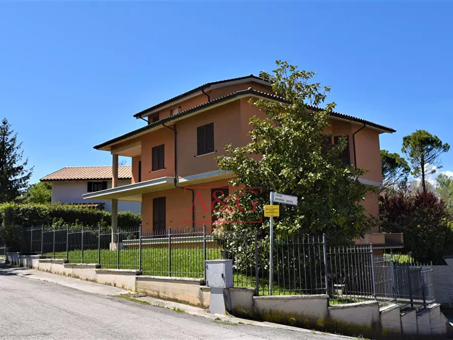 Immagine 43 di Villa in vendita  in Via Della Pace a Falerone