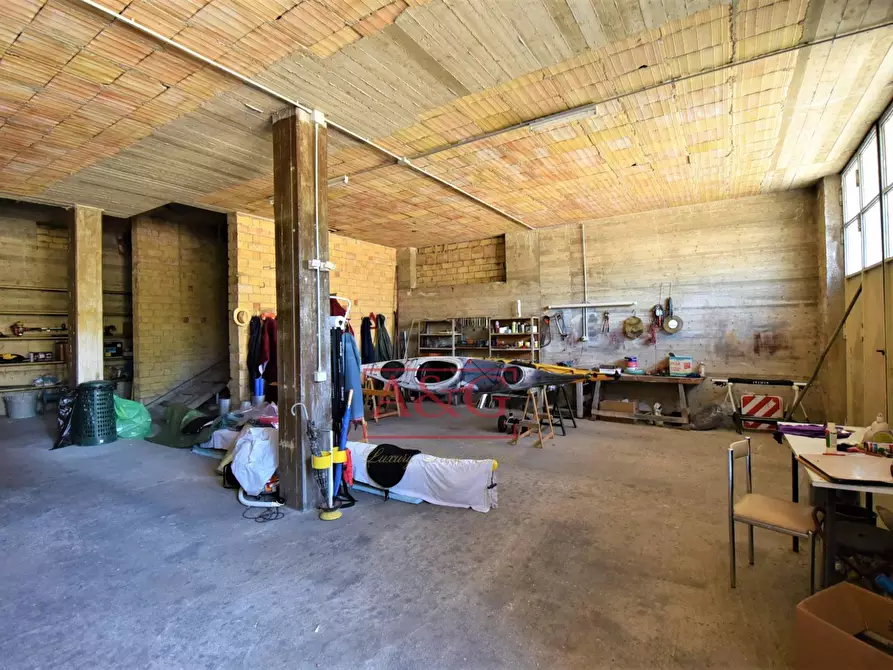 Immagine 45 di Villa in vendita  in Via Della Pace a Falerone