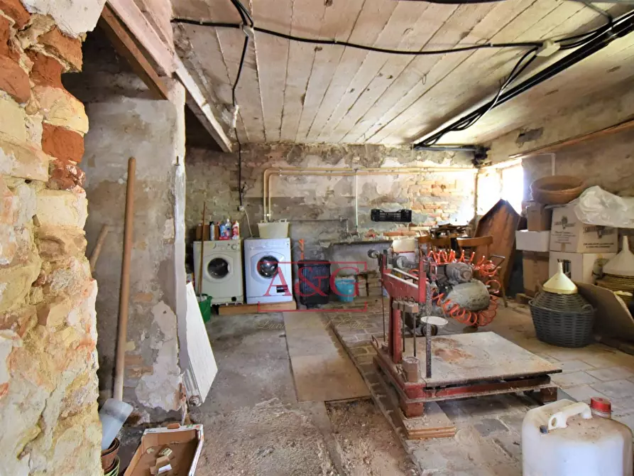 Immagine 37 di Rustico / casale in vendita  in Contrada Rio del Bove 1 a Torre San Patrizio