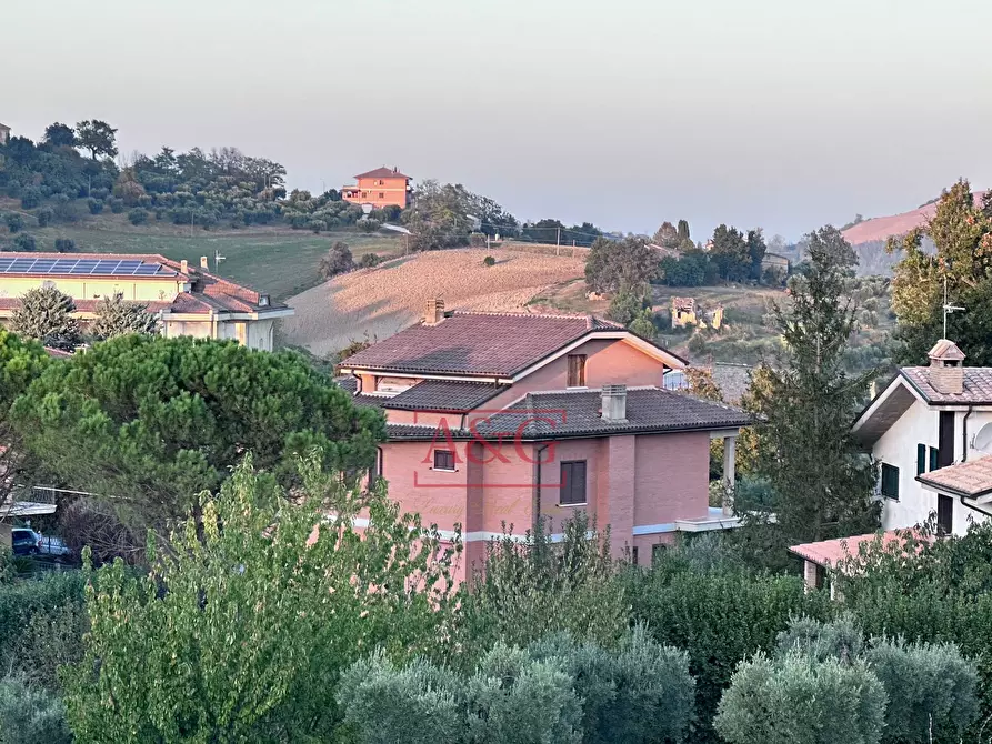 Immagine 49 di Villa in vendita  in Via Della Pace a Falerone