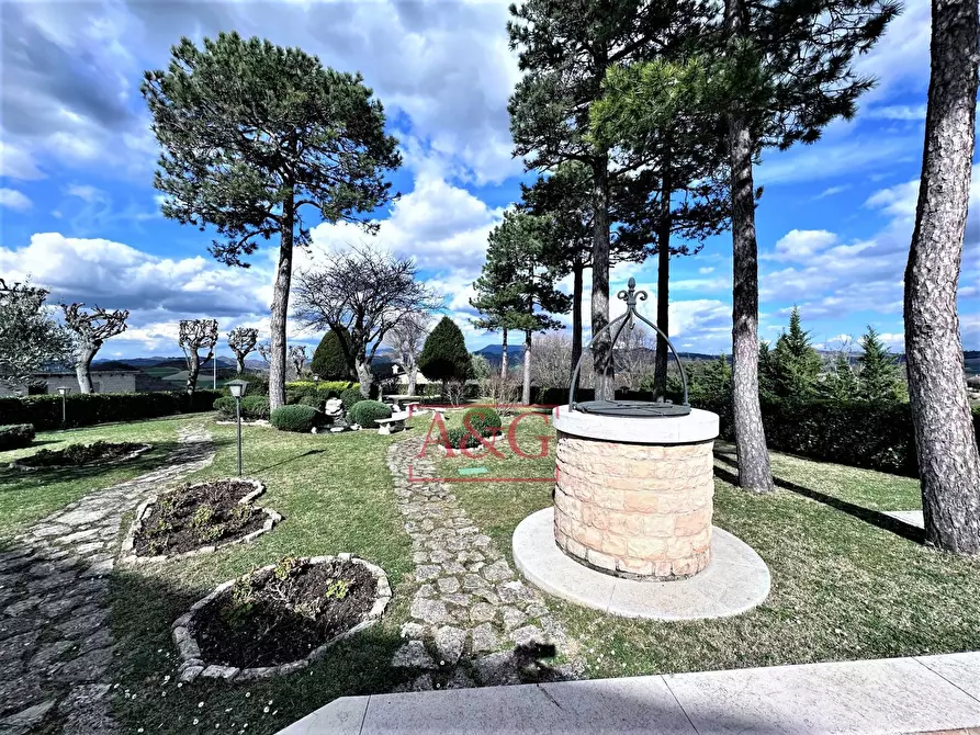 Immagine 77 di Villa in vendita  in serra 12 a Cagli