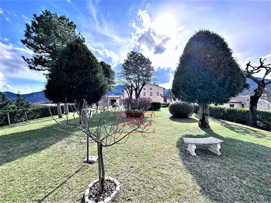 Immagine 76 di Villa in vendita  in serra 12 a Cagli