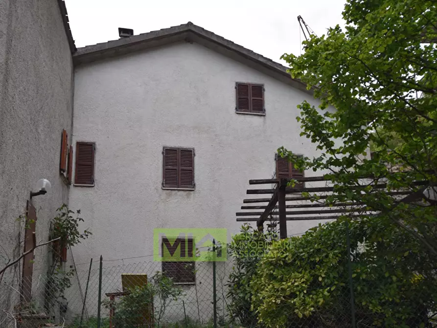 Immagine 1 di Casa indipendente in vendita  in Frazione Rocca a Montemonaco