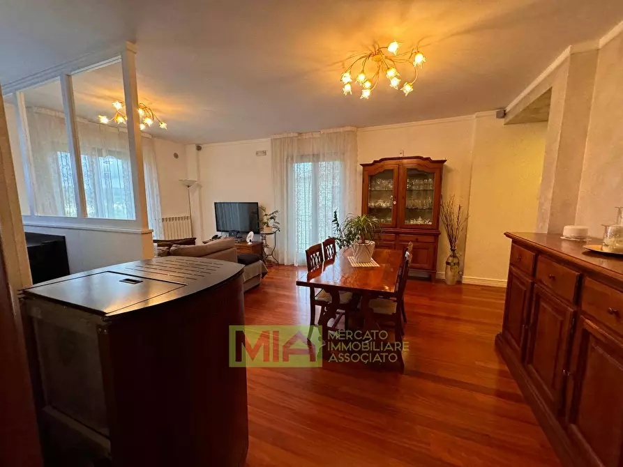 Immagine 4 di Appartamento in vendita  a Amandola