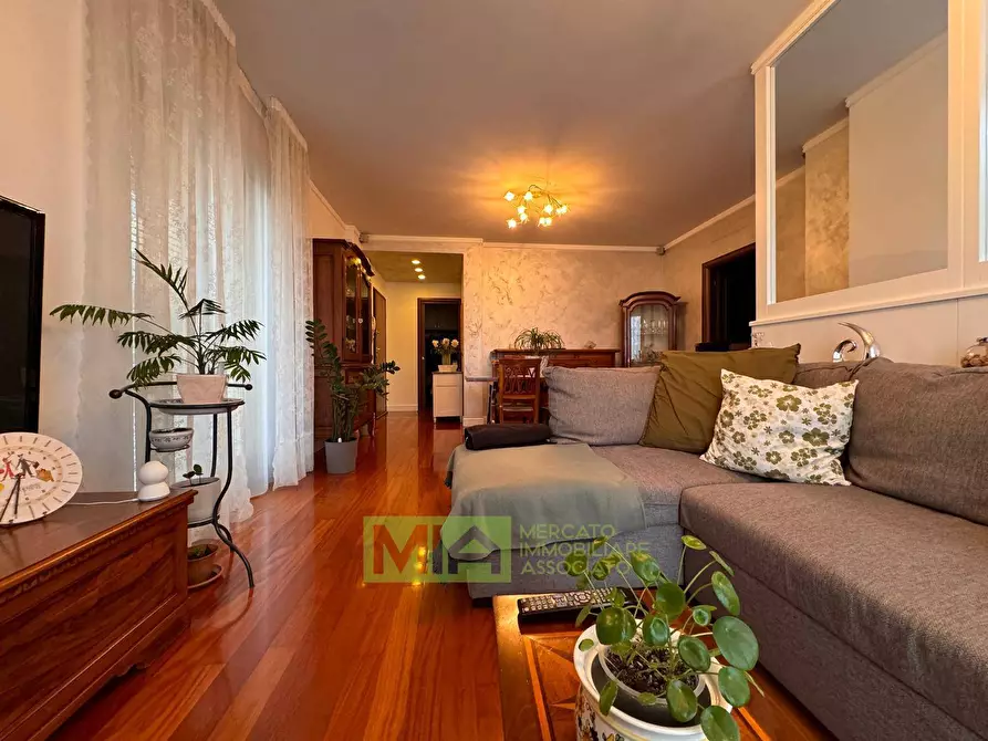 Immagine 19 di Appartamento in vendita  a Amandola