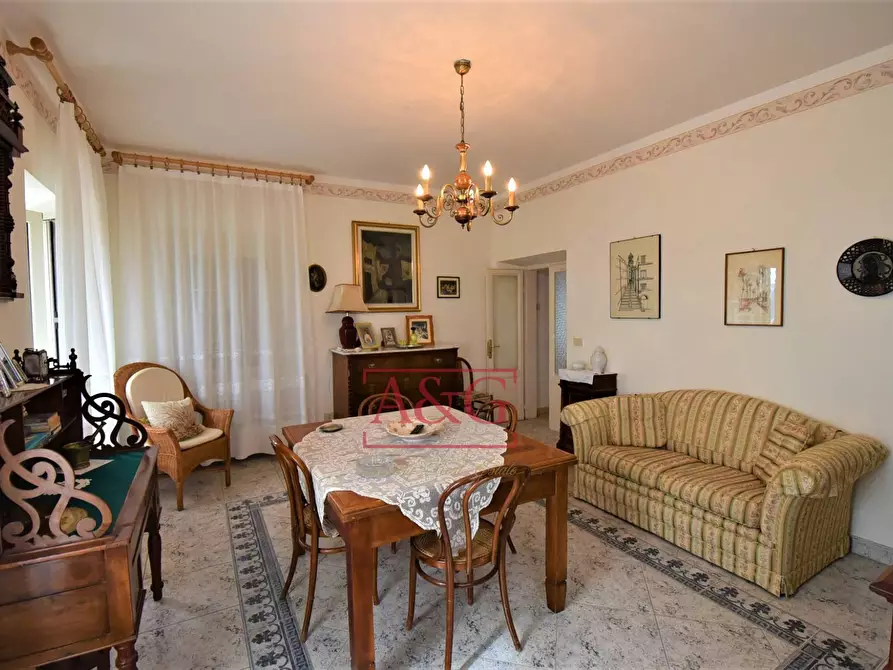 Immagine 9 di Casa semindipendente in vendita  in Via Cavour 3 a Colli Del Tronto