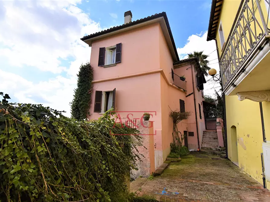 Immagine 34 di Casa semindipendente in vendita  in Via Cavour 3 a Colli Del Tronto