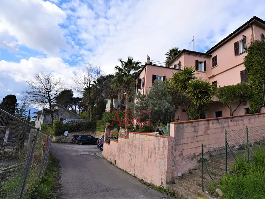 Immagine 2 di Casa semindipendente in vendita  in Via Cavour 3 a Colli Del Tronto