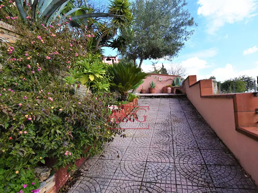 Immagine 37 di Casa semindipendente in vendita  in Via Cavour 3 a Colli Del Tronto