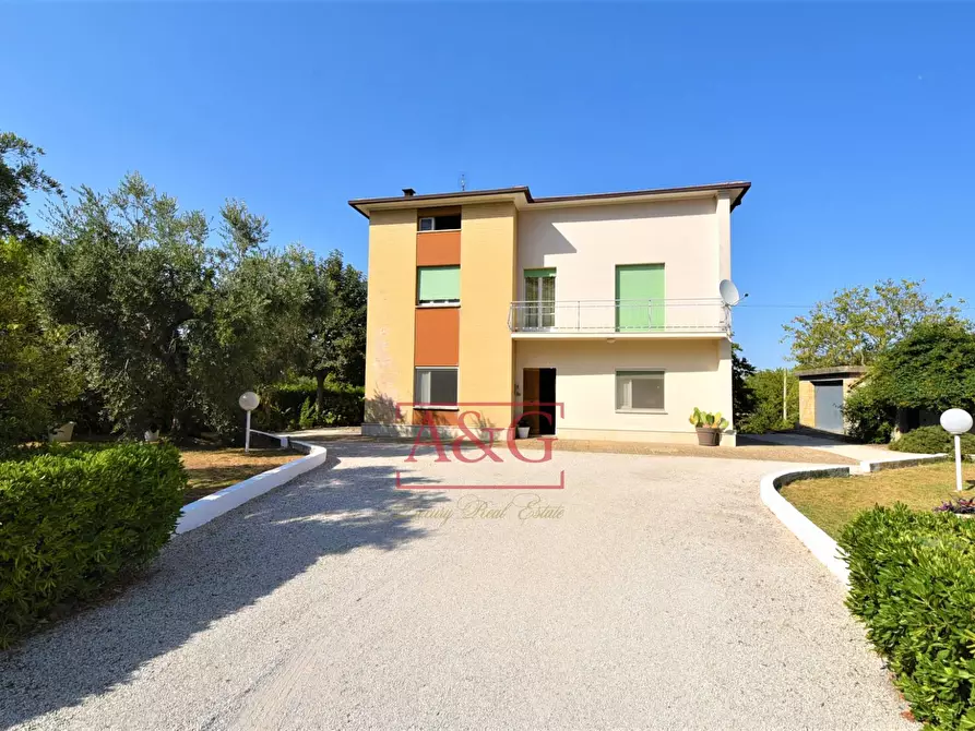 Immagine 4 di Casa semindipendente in vendita  in Contrada Montone 44 a Montegiorgio