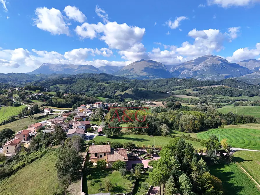 Immagine 50 di Villa in vendita  in CASA TASSO a Amandola