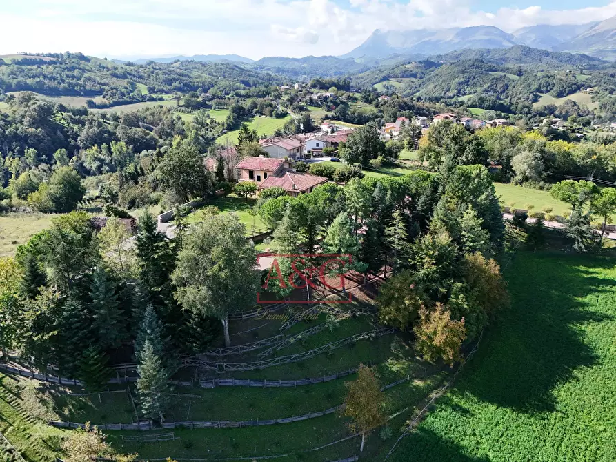 Immagine 45 di Villa in vendita  in CASA TASSO a Amandola