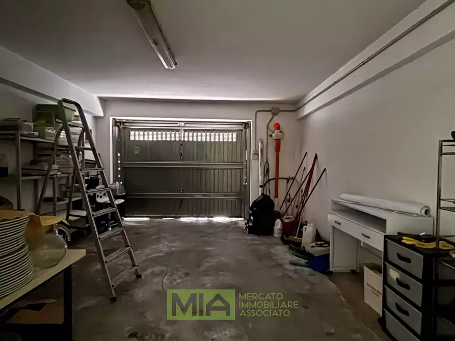 Immagine 23 di Locale commerciale in affitto  in Via Campo Sportivo a Comunanza