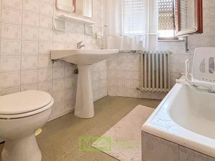 Immagine 22 di Appartamento in vendita  in Piazza IV Novembre a Comunanza