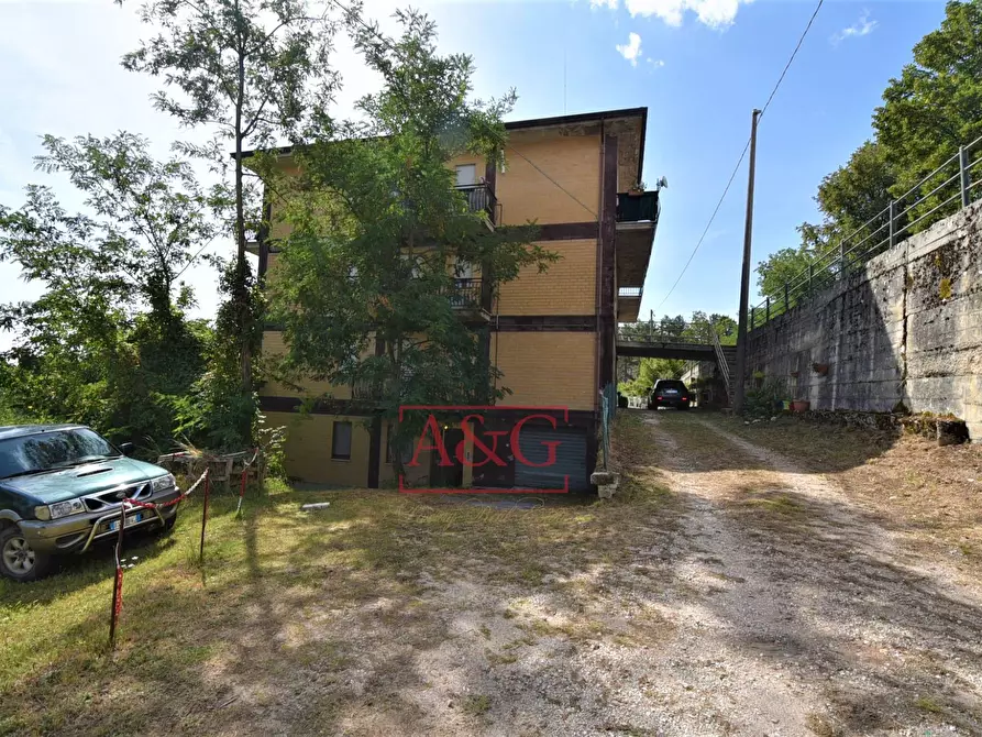 Immagine 15 di Appartamento in vendita  in Via Don Settimio Vallorani a Montemonaco