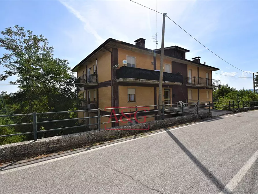 Immagine 16 di Appartamento in vendita  in Via Don Settimio Vallorani a Montemonaco