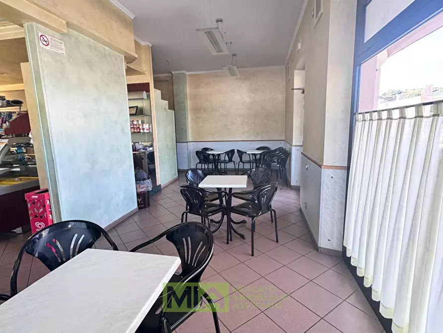 Immagine 7 di Locale commerciale in affitto  in Via Aso 26 a Ortezzano