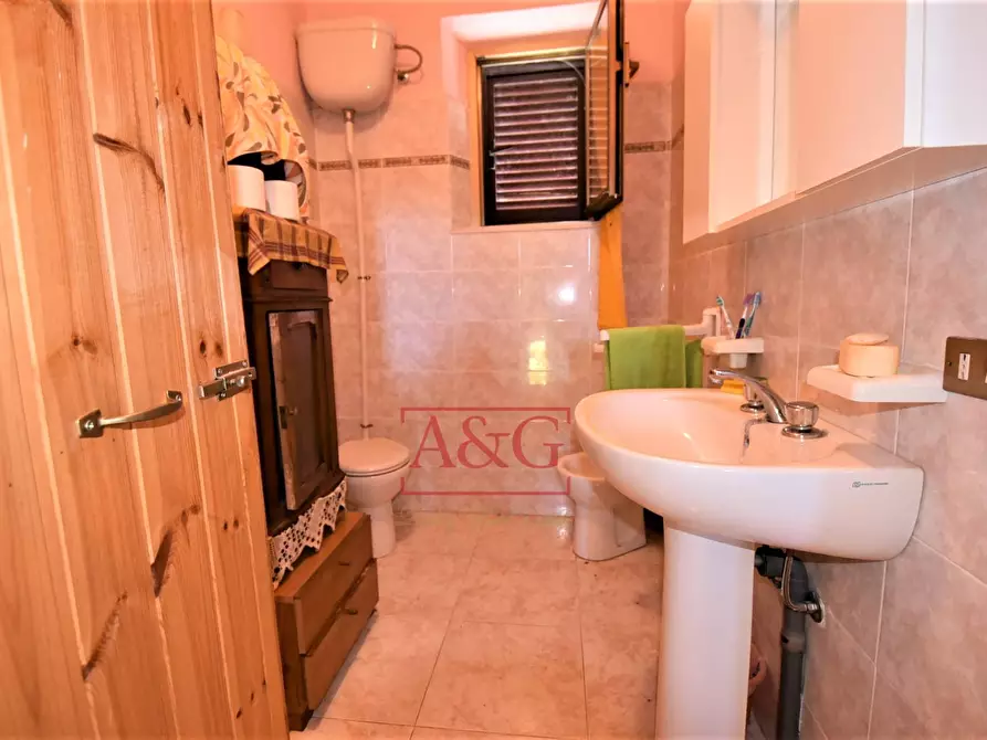 Immagine 15 di Casa semindipendente in vendita  in Contrada San Liberato SNC a San Ginesio