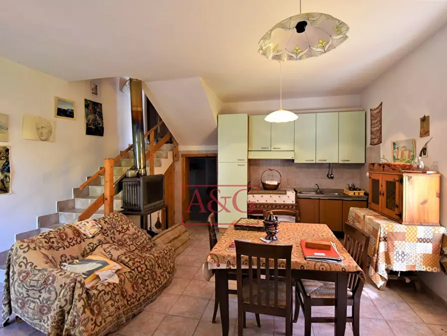 Immagine 5 di Casa semindipendente in vendita  in Contrada San Liberato SNC a San Ginesio