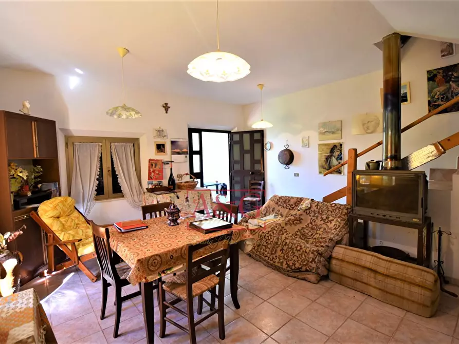 Immagine 10 di Casa semindipendente in vendita  in Contrada San Liberato SNC a San Ginesio