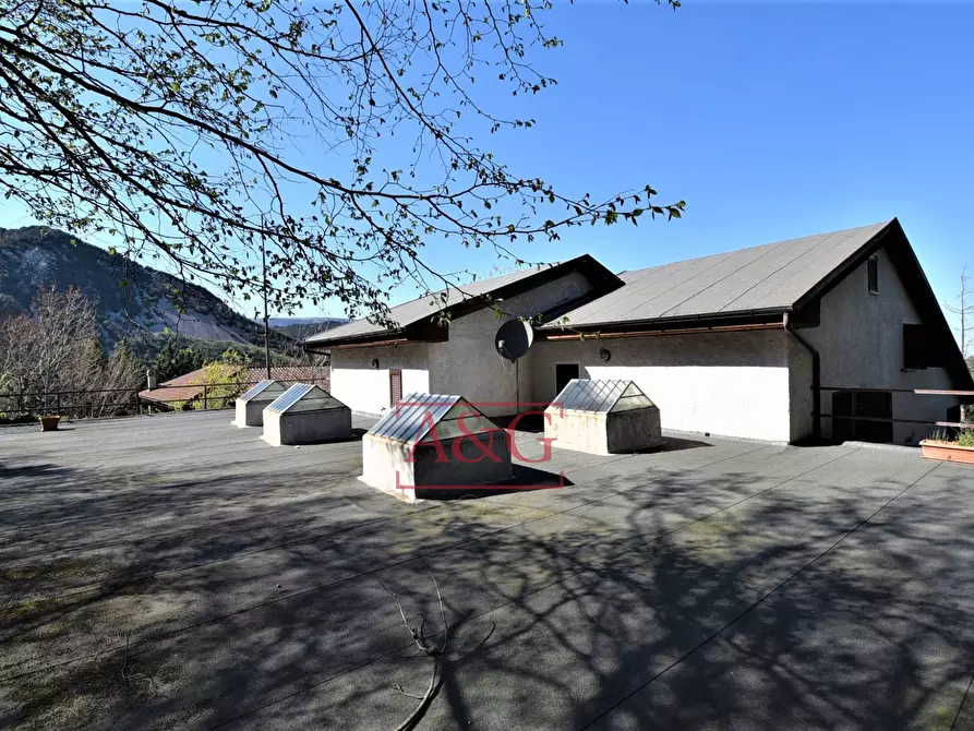 Immagine 34 di Casa semindipendente in vendita  in Contrada San Liberato SNC a San Ginesio