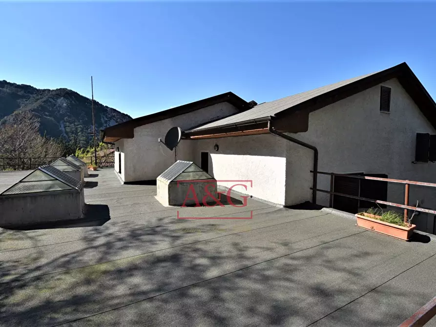 Immagine 33 di Casa semindipendente in vendita  in Contrada San Liberato SNC a San Ginesio