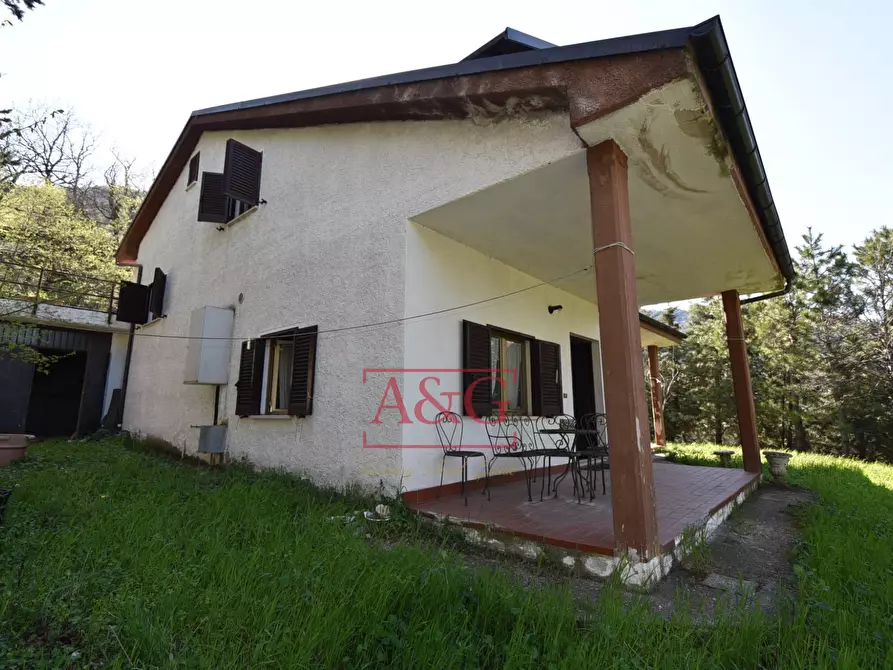 Immagine 3 di Casa semindipendente in vendita  in Contrada San Liberato SNC a San Ginesio