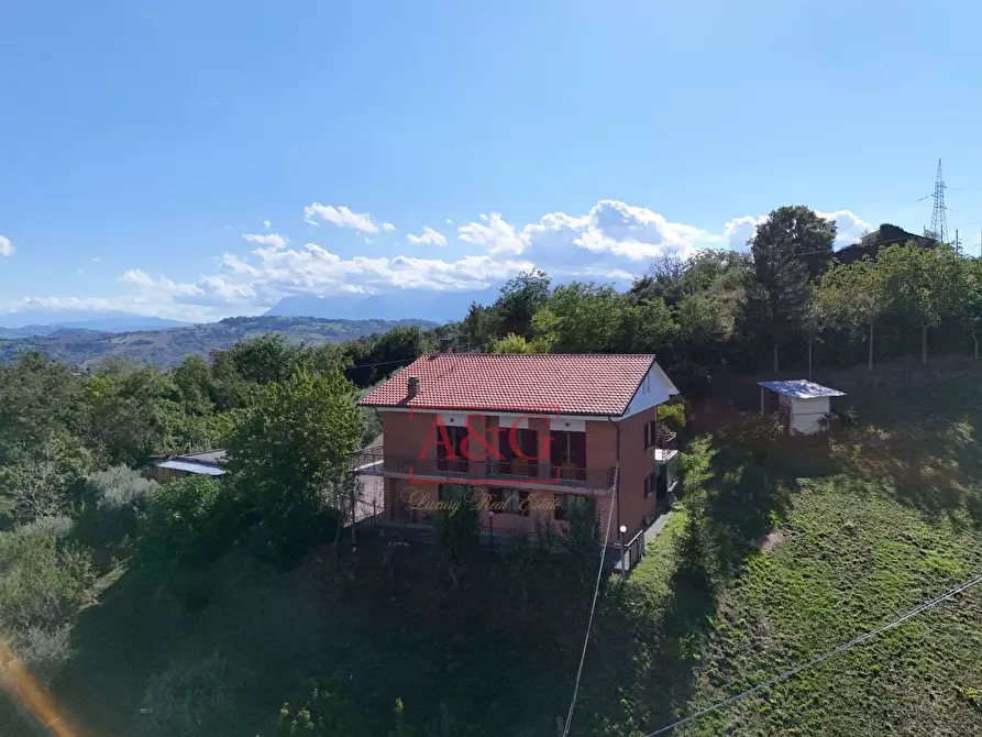 Immagine 3 di Rustico / casale in vendita  in Contrada Santa Maria Maddalena 5 a Sant'angelo In Pontano