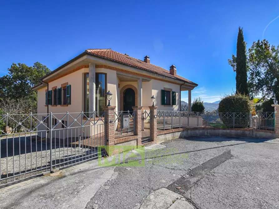 Immagine 1 di Appartamento in vendita  in Villa Rustici a Amandola