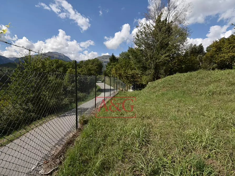 Immagine 13 di Rustico / casale in vendita  in villa casa paradisi superiore snc a Amandola