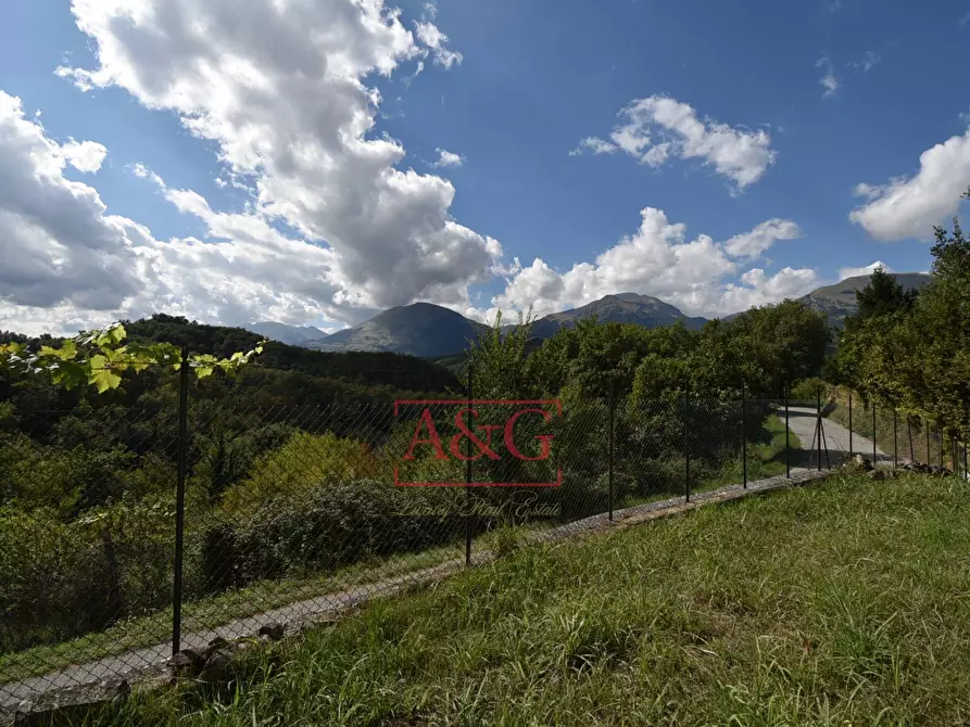 Immagine 14 di Rustico / casale in vendita  in villa casa paradisi superiore snc a Amandola