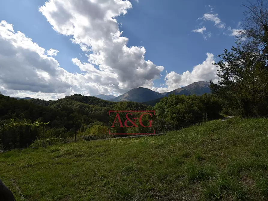 Immagine 15 di Rustico / casale in vendita  in villa casa paradisi superiore snc a Amandola