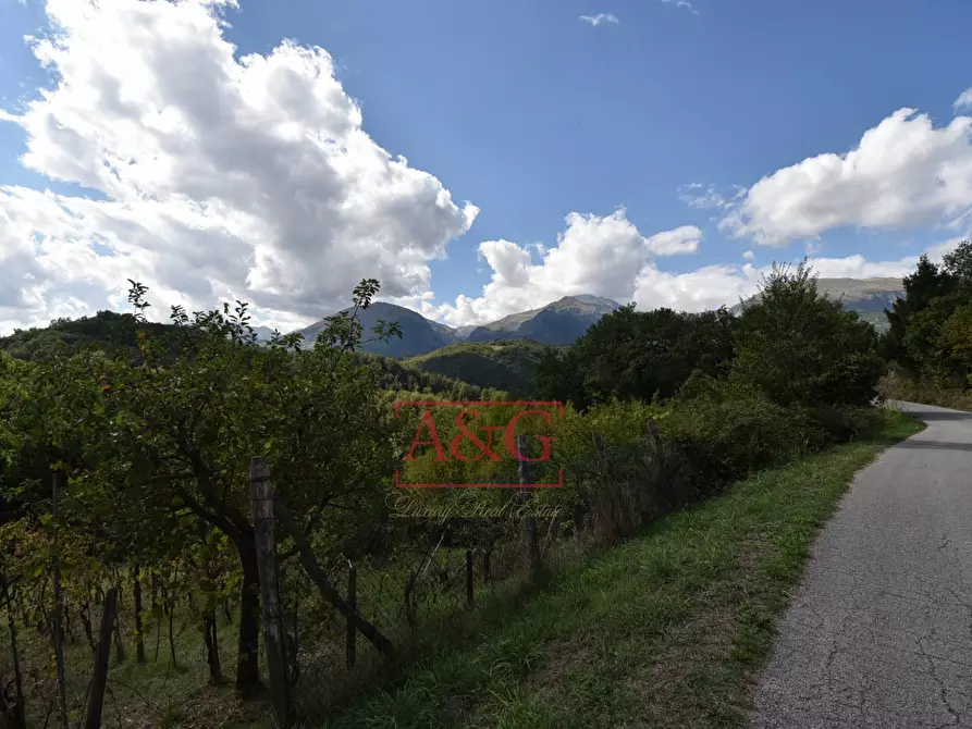 Immagine 21 di Rustico / casale in vendita  in villa casa paradisi superiore snc a Amandola