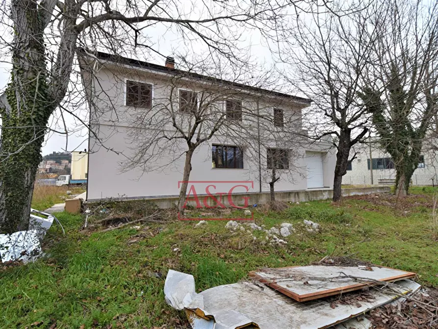 Immagine 6 di Villa in vendita  in Contrada pian di contro a Amandola