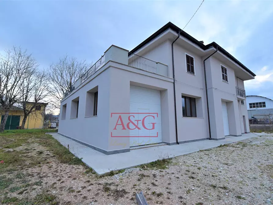 Immagine 8 di Villa in vendita  in Contrada pian di contro a Amandola