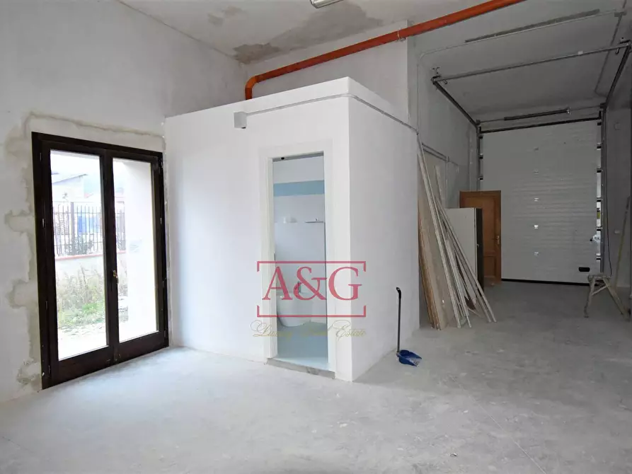 Immagine 42 di Villa in vendita  in Contrada pian di contro a Amandola