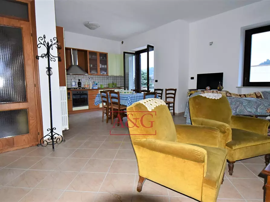 Immagine 17 di Villa in vendita  in Contrada pian di contro a Amandola