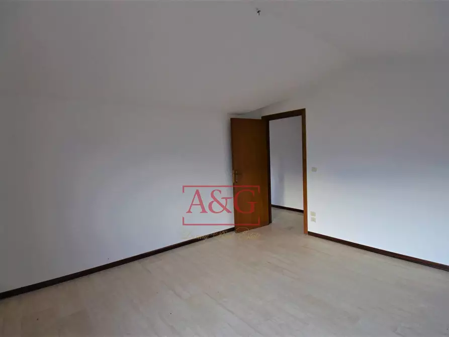 Immagine 11 di Attico in vendita  in Via Aldo Moro 22 a Amandola