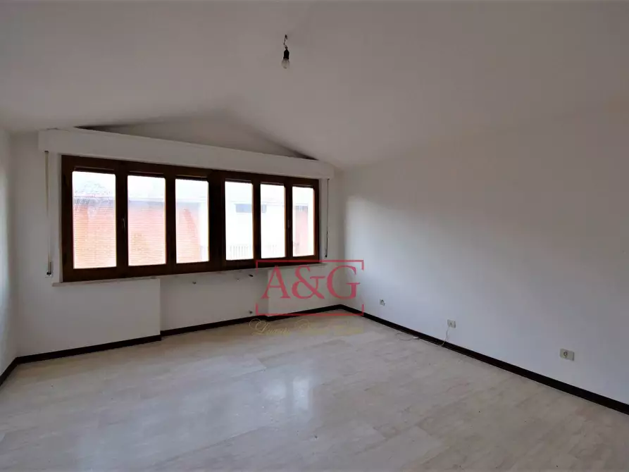 Immagine 15 di Attico in vendita  in Via Aldo Moro 22 a Amandola