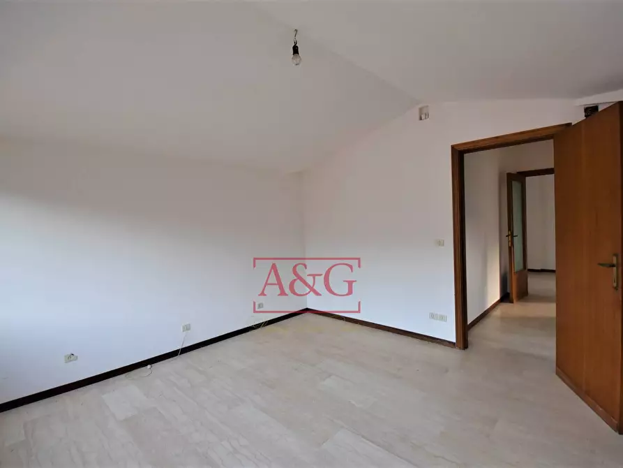 Immagine 17 di Attico in vendita  in Via Aldo Moro 22 a Amandola