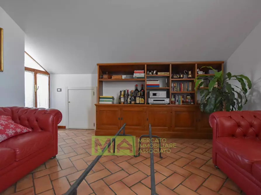 Immagine 31 di Appartamento in vendita  in Via Aldo Moro a Comunanza