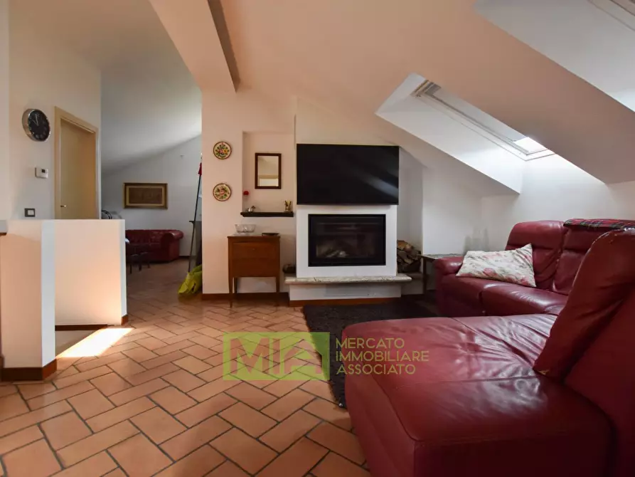 Immagine 35 di Appartamento in vendita  in Via Aldo Moro a Comunanza