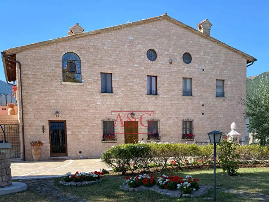 Immagine 84 di Villa in vendita  in serra 12 a Cagli