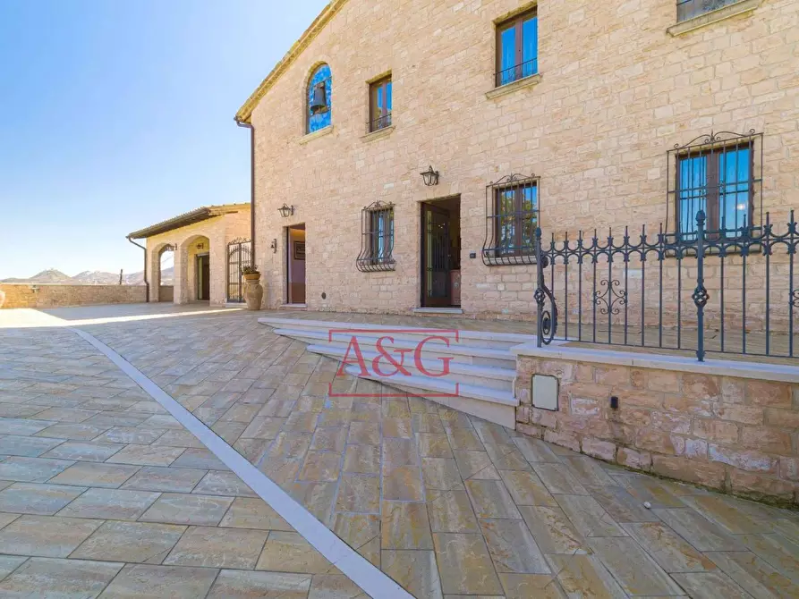 Immagine 85 di Villa in vendita  in serra 12 a Cagli