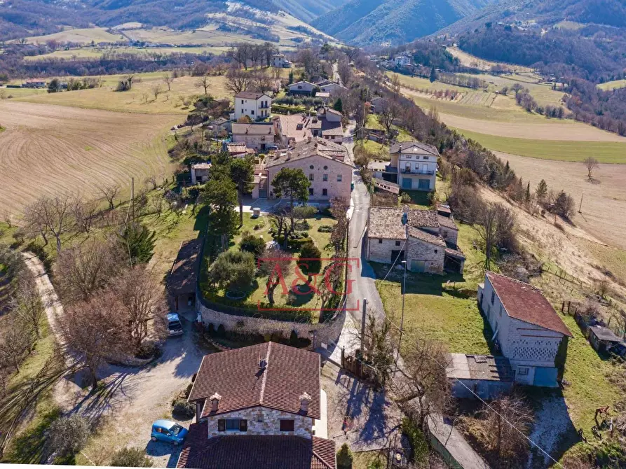 Immagine 109 di Villa in vendita  in serra 12 a Cagli