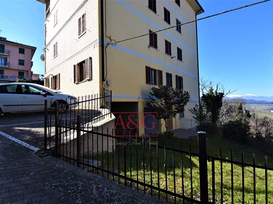 Immagine 26 di Appartamento in vendita  in Borgo San Tommaso 1 a Montedinove