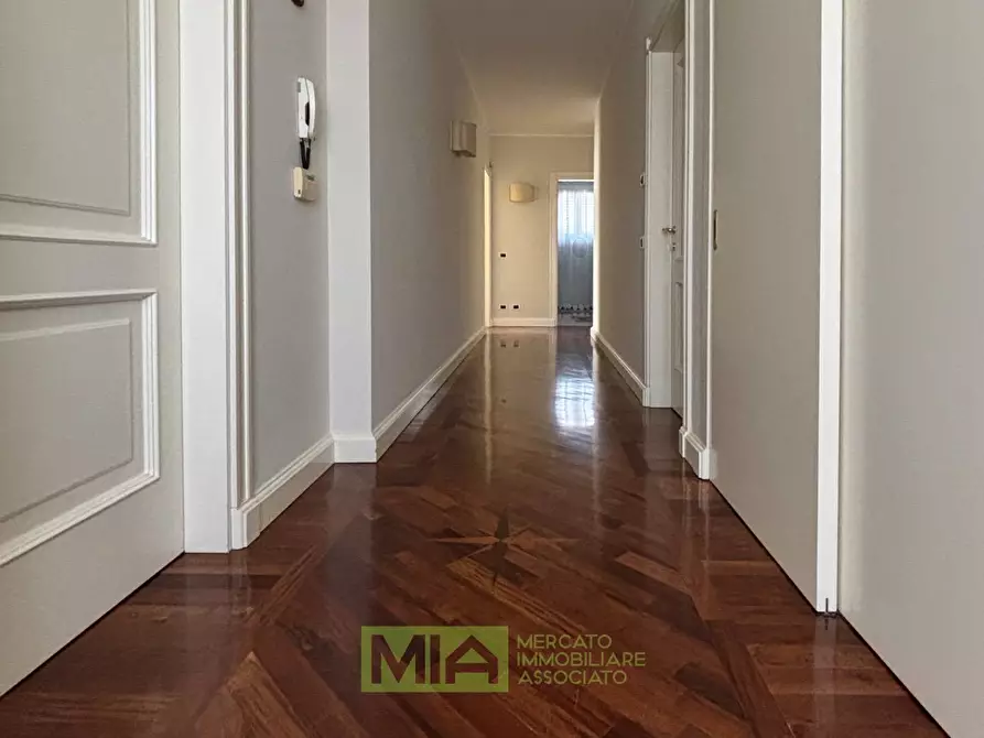 Immagine 43 di Villa in vendita  in Via Abbadia a Monterubbiano