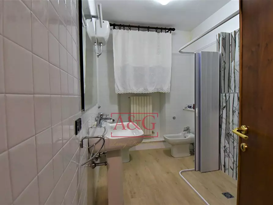 Immagine 17 di Casa indipendente in vendita  in Via Bruno Buozzi 44 a Sarnano